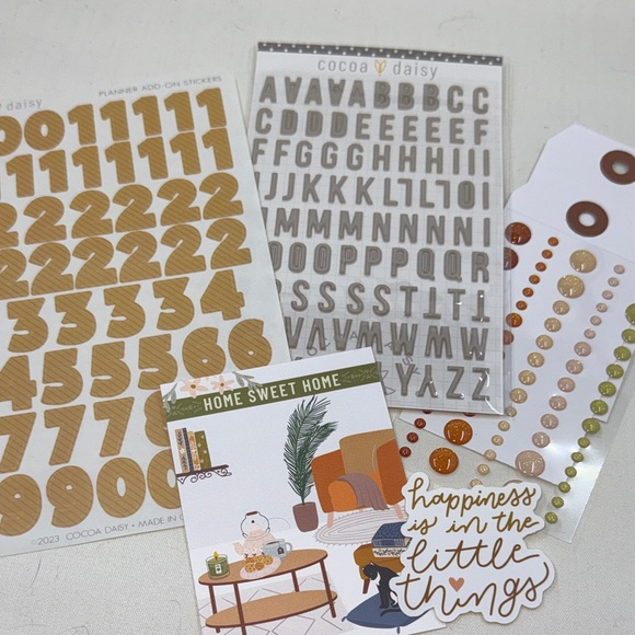 Cocoa Daisy November Memory Keeping Kit 25+ pieces - Picture 4 of 5